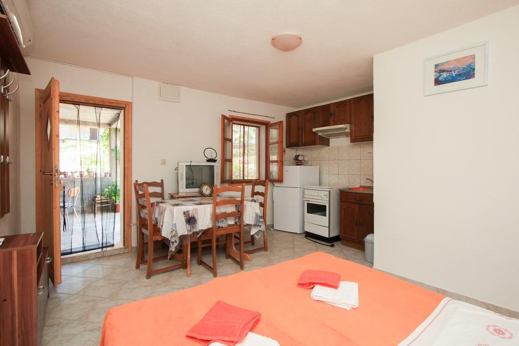 Appartamento Robinson Braco Bogomolje Esterno foto