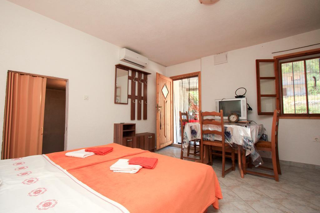 Appartamento Robinson Braco Bogomolje Esterno foto
